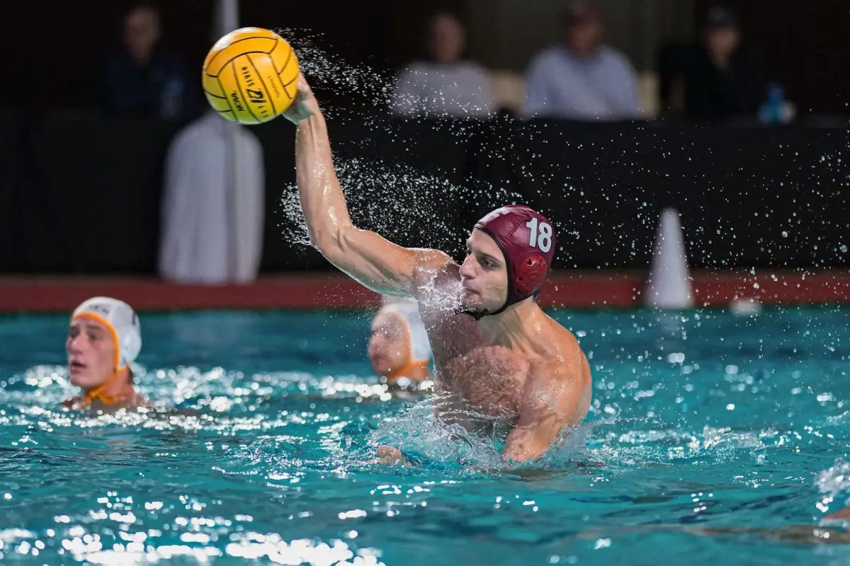 Luca Provenziani image used on an article about eggbeater kick and water polo elevation.
